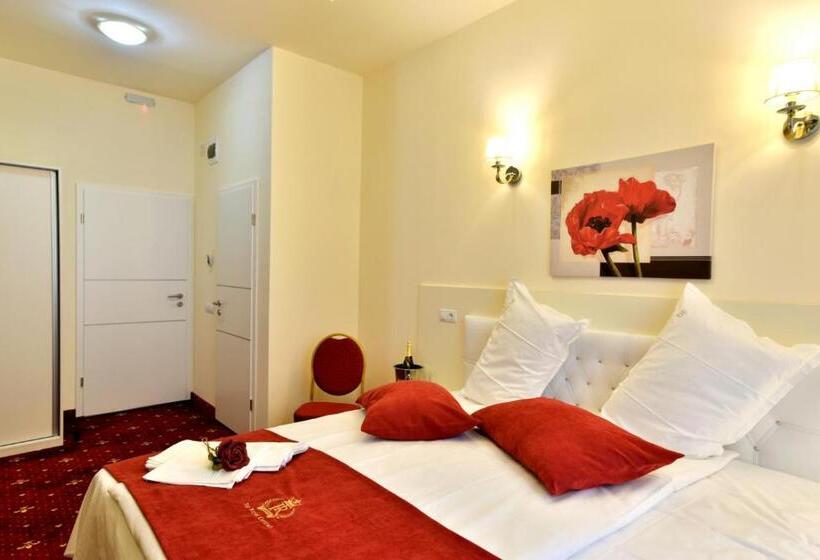 스탠다드 룸 킹사이즈 침대, Top Royal Central Brasov