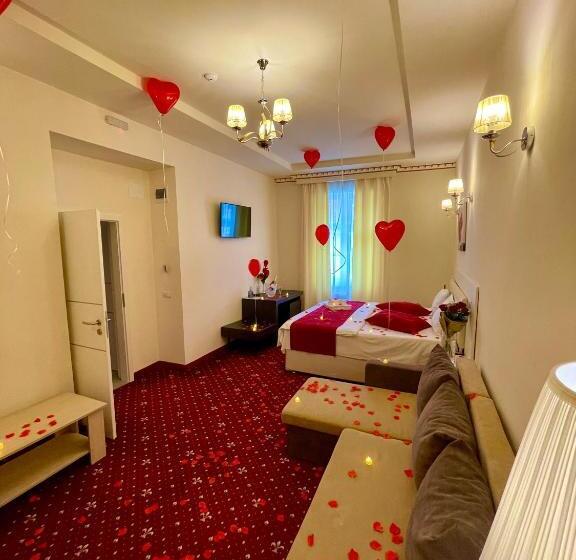 Четырехместный Номер Deluxe, Top Royal Central Brasov