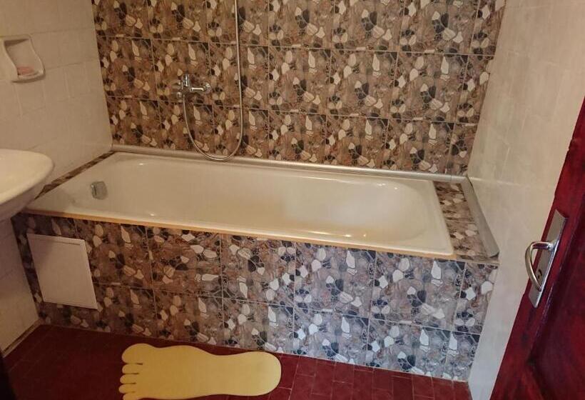 חדר סטנדרט לשלושה, рехатъ къща огнянови