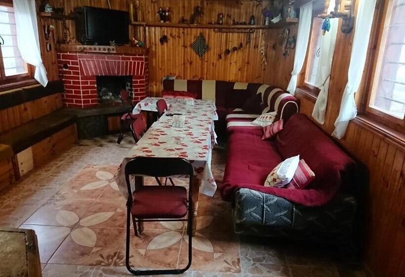 חדר סטנדרט לשלושה, рехатъ къща огнянови