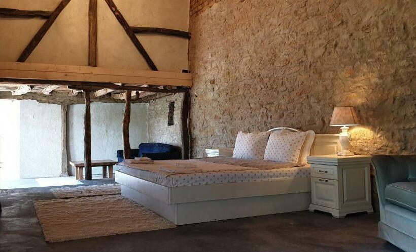 Номер Deluxe, онгъл запад