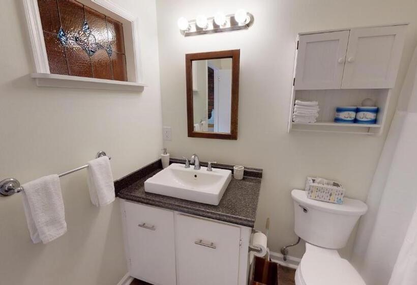 آپارتمان 2 خوابه, The Lofts At 107