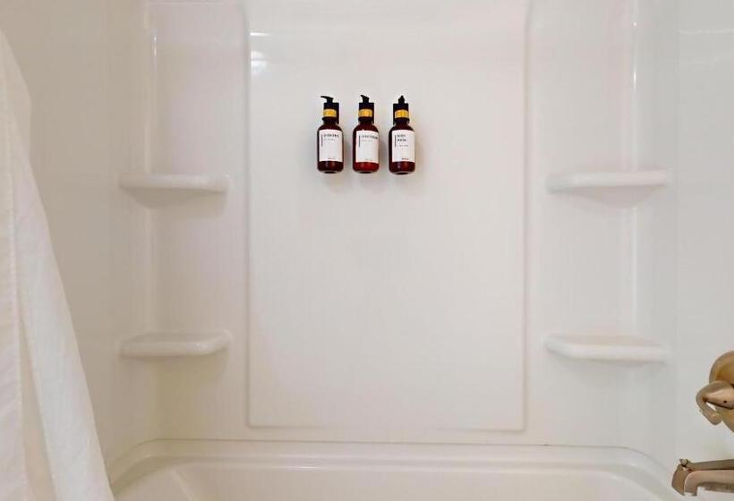 آپارتمان 2 خوابه, The Lofts At 107