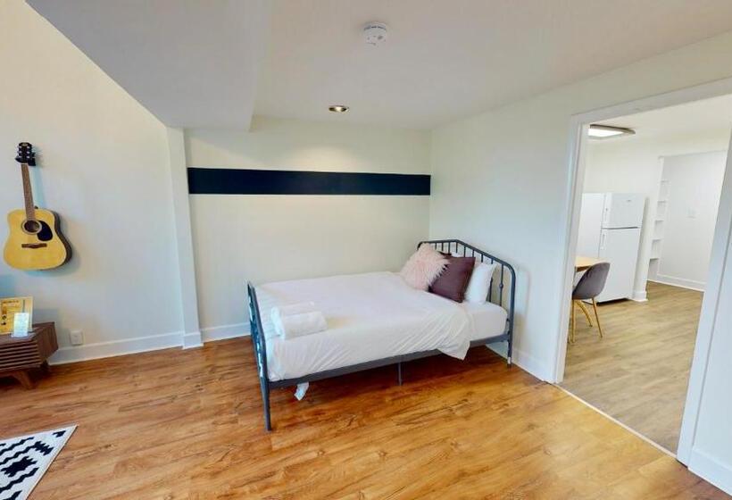 اتاق استاندارد, The Lofts At 107