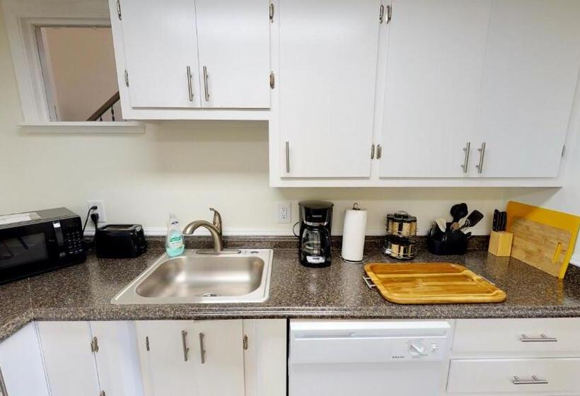 اتاق استاندارد, The Lofts At 107