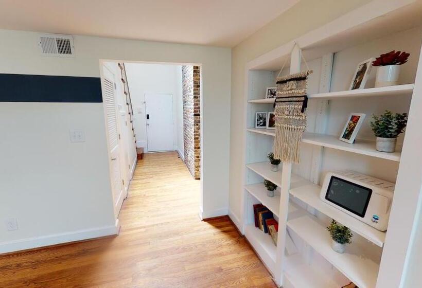 آپارتمان 2 خوابه, The Lofts At 107