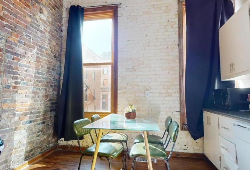 آپارتمان 1 خوابه, The Lofts At 107