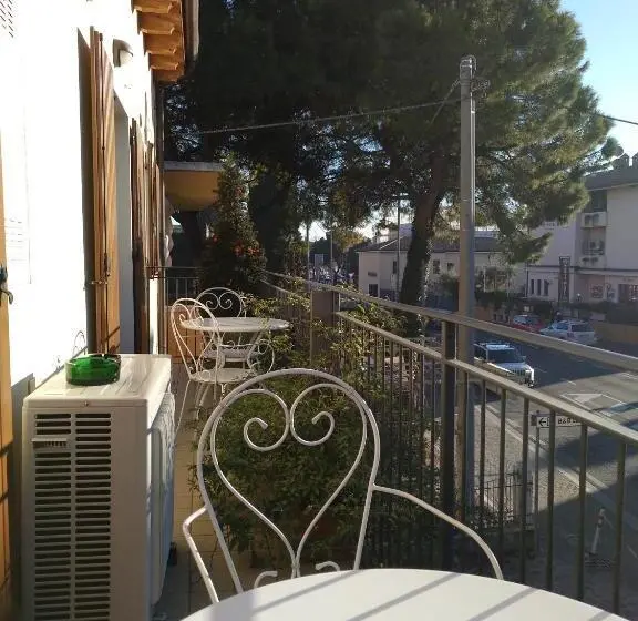 バルコニー付きスタンダードルーム, Bed & Breakfast Lucy