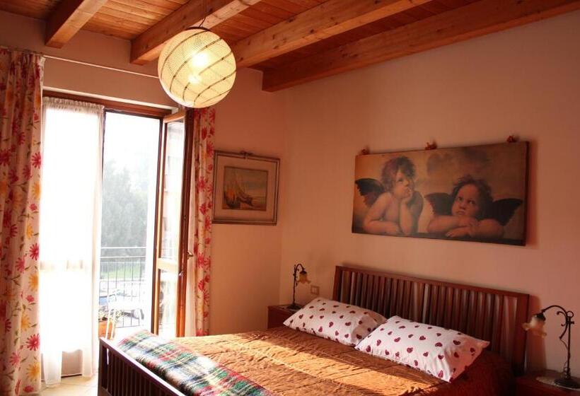 标准间带阳台, Bed & Breakfast Lucy