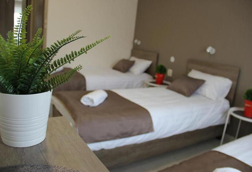 スタンダードトリプルルーム, Familia Panzió & Apartmanház Győr