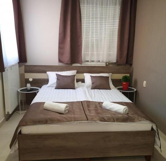 Номер Стандарт, Familia Panzió & Apartmanház Győr
