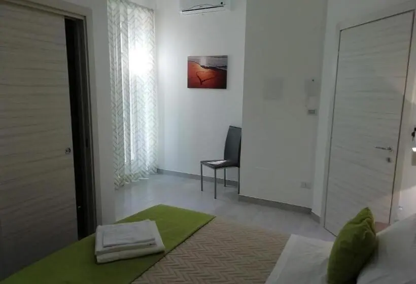 اتاق استاندارد با تخت بزرگ, Flamingo Rooms