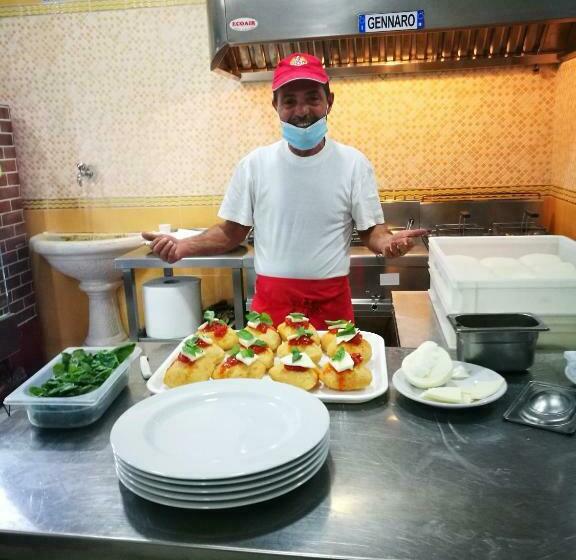 شقة غرفة واحدة, Same As Home