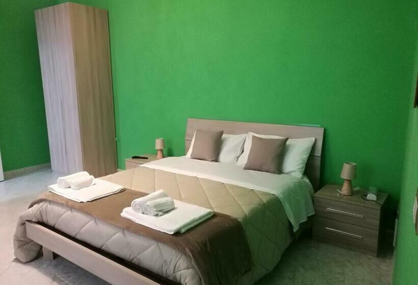 شقة غرفة واحدة, Same As Home