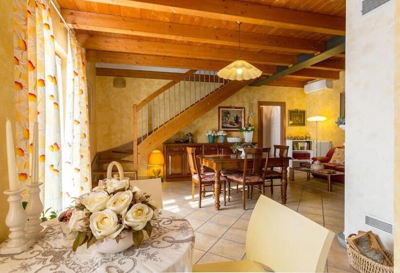 חדר סטנדרט עם מרפסת, Bed & Breakfast Lucy