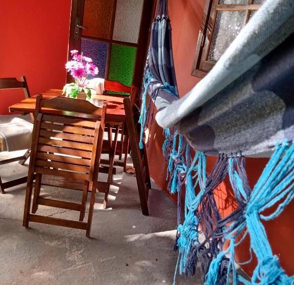 四人标准间, Chales Do Antonio