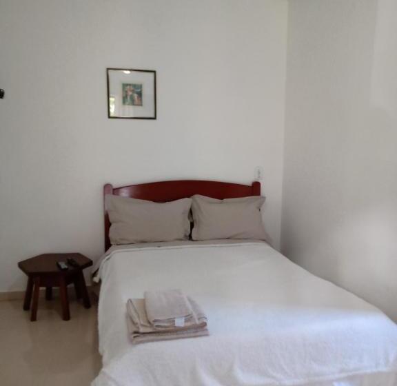 四人标准间, Chales Do Antonio