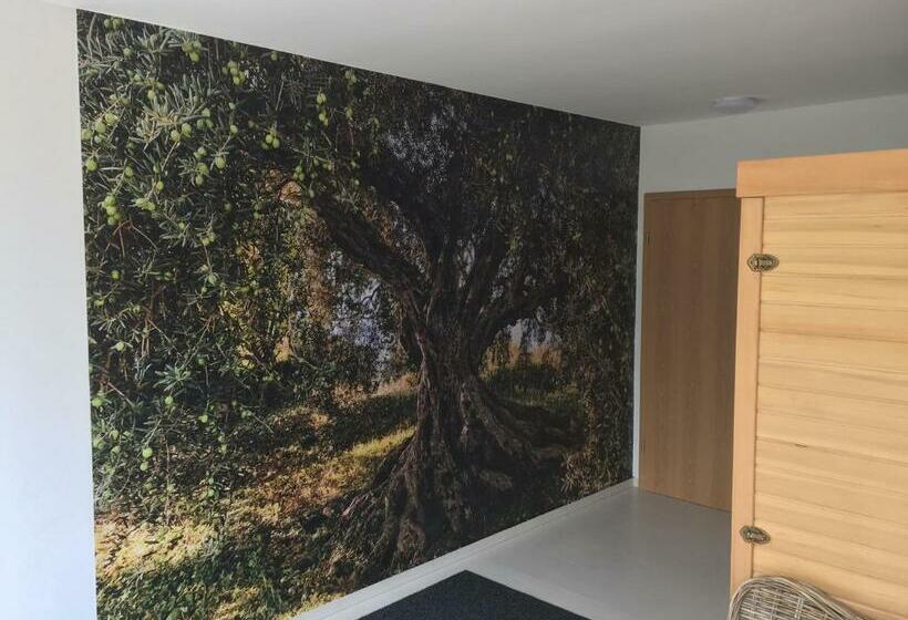 کلبه ییلاقی, Vila Apalucha49 čeladná   12 Osob