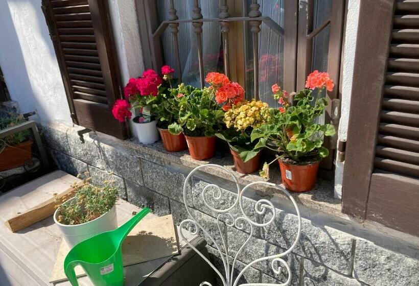 Номер Deluxe Кровать Кинг, Room Saronno + B&b