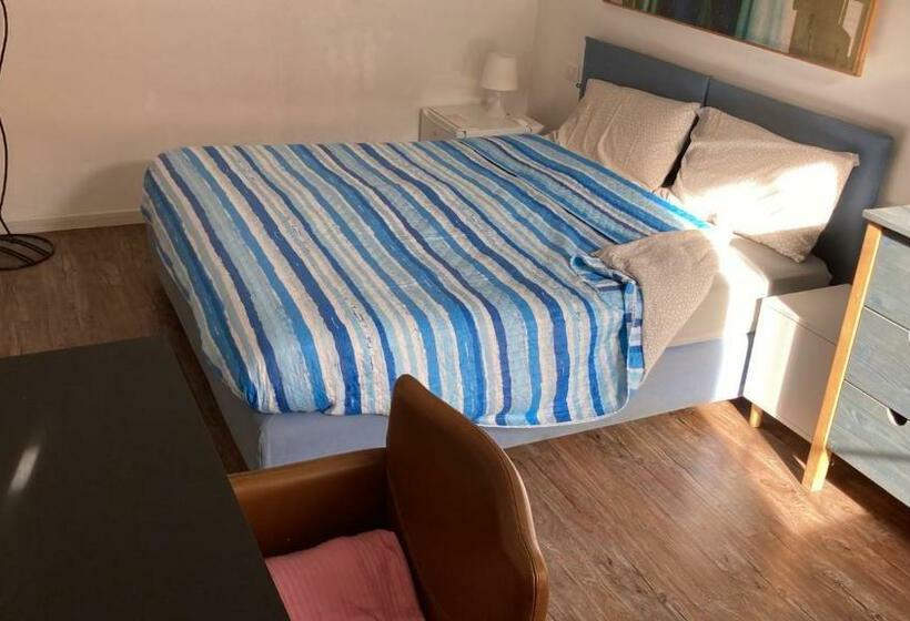 キングサイズベッドのデラックスルーム, Room Saronno + B&b