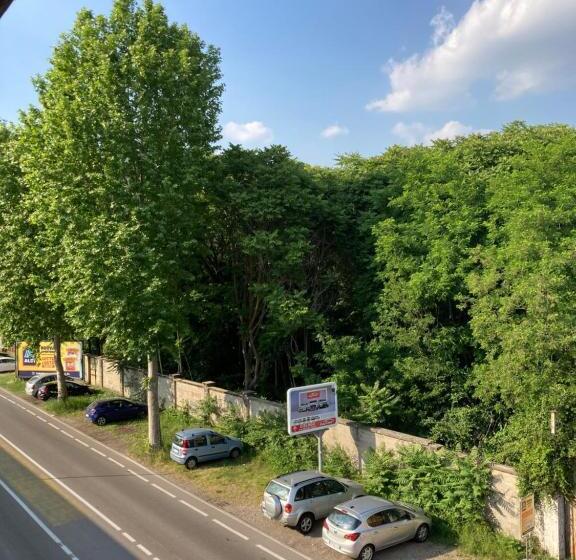 １ベッドルームのスーペリアアパートメント, Room Saronno + B&b