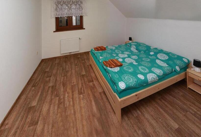 带2个卧室的公寓, Chata Tánička