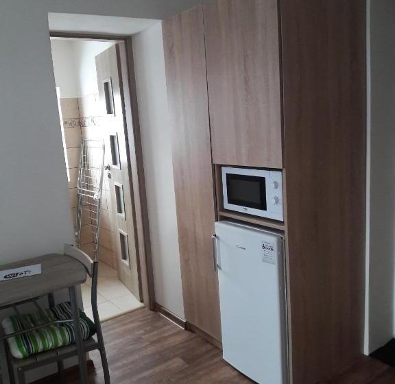 低层单卧公寓, Chata Tánička