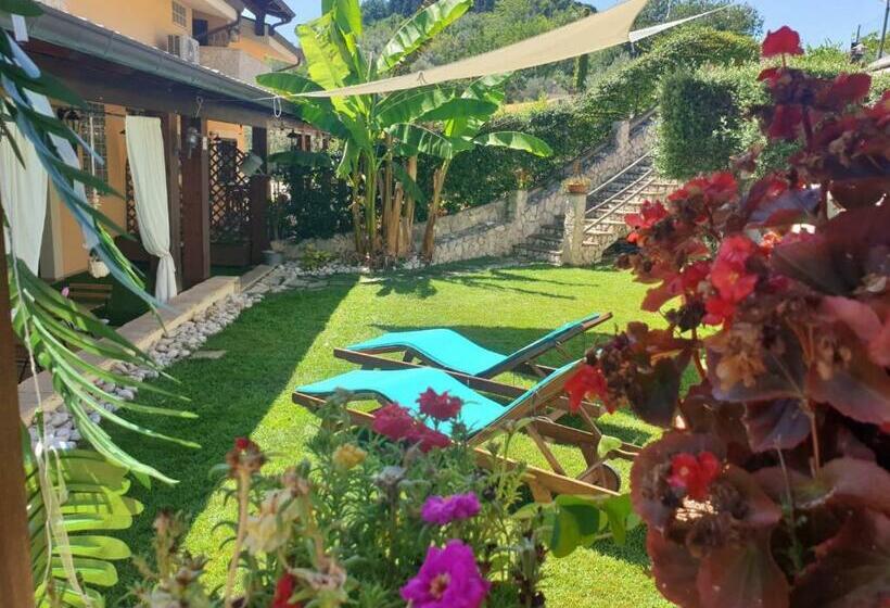 سوییت خانوادگی, Favola Exclusive B&b