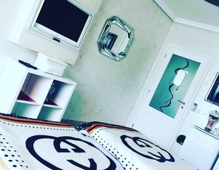 带大床的豪华间, стаи за гости топ старс смолян