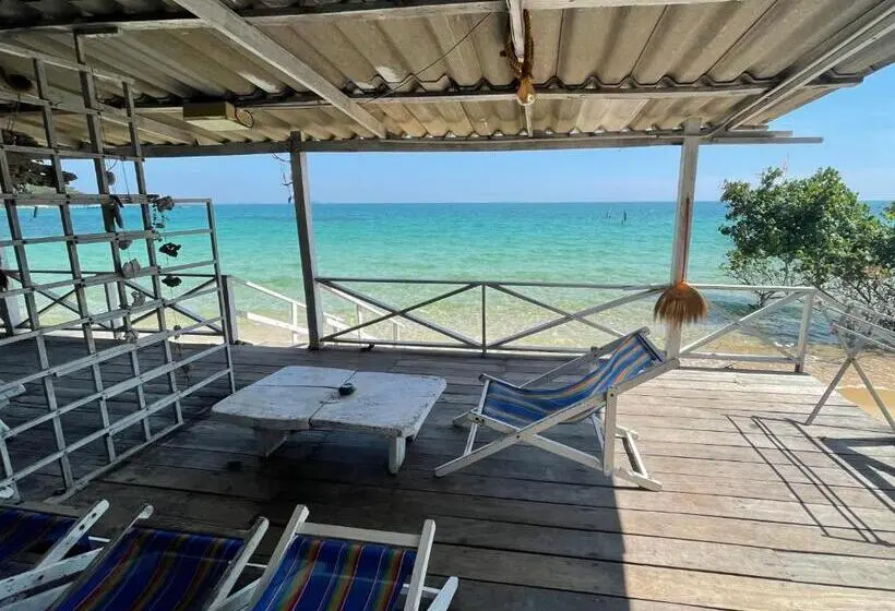 景色の見えるスタンダード4人部屋, Apache Loongdum Koh Samed