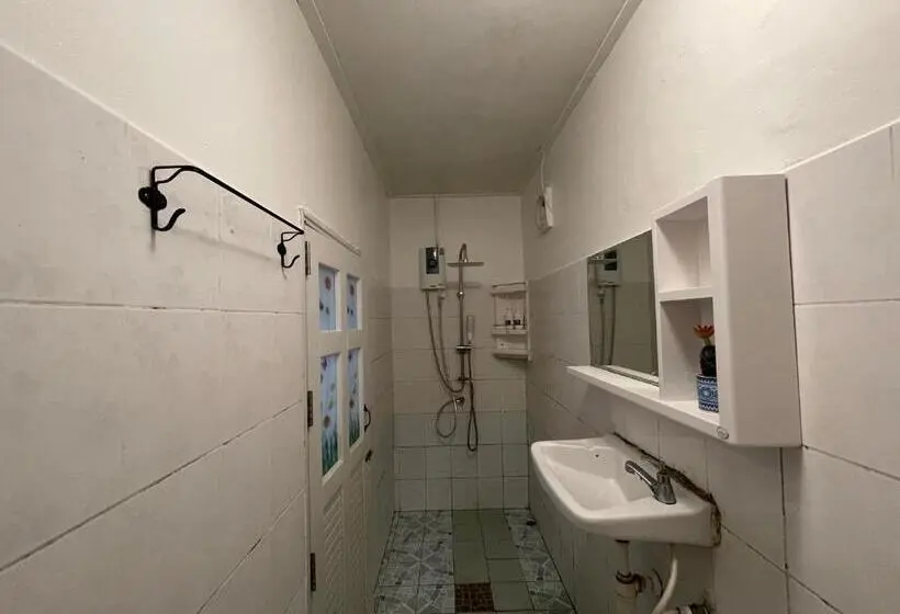 景色の見えるスタンダード4人部屋, Apache Loongdum Koh Samed