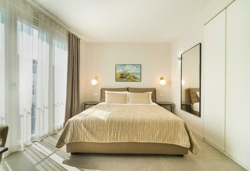 디럭스 트리플 룸, Garda Room