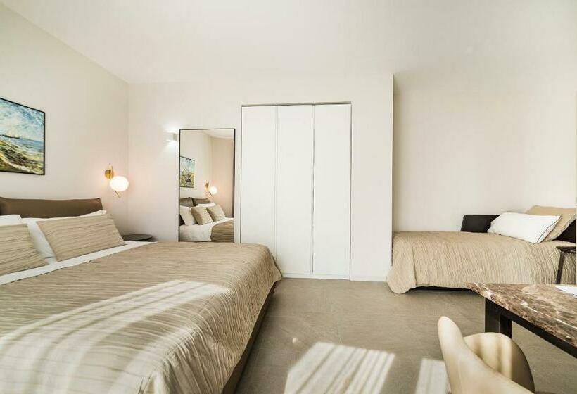 디럭스 트리플 룸, Garda Room