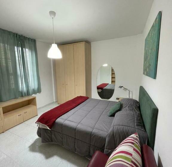 اتاق استاندارد, Merola Sisters Holiday Home