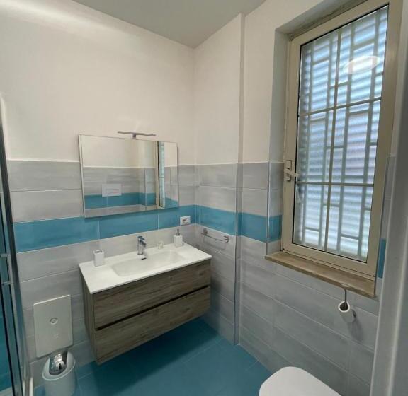 اتاق استاندارد, Merola Sisters Holiday Home