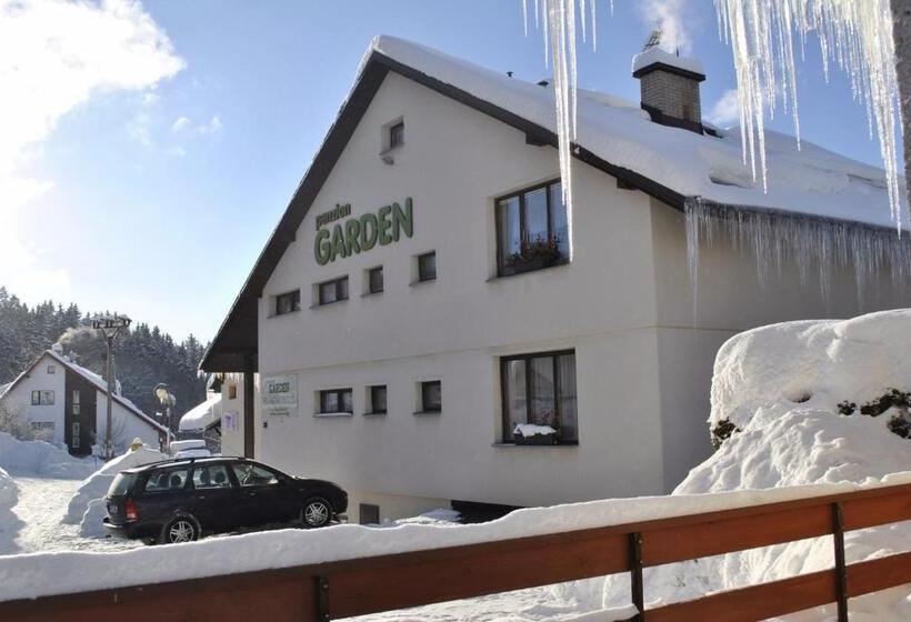 Hus 4 Soveværelser, Penzion Garden