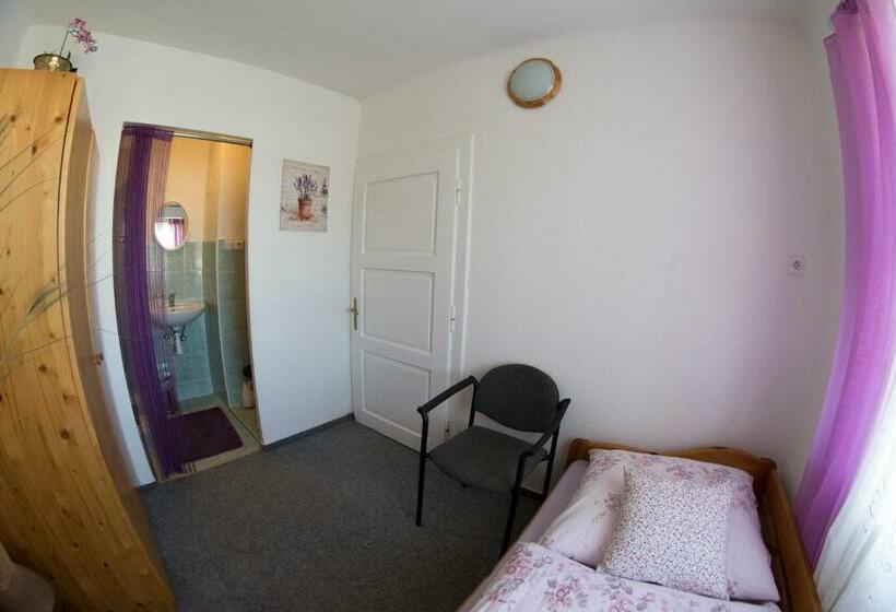 ファミリールーム, Penzion Kamenný Dvůr