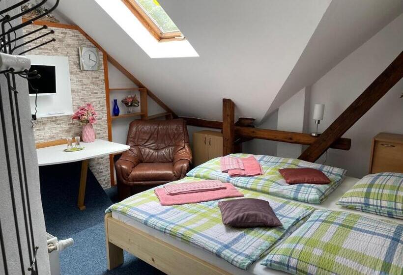 エコノミールーム, Penzion Kamenný Dvůr