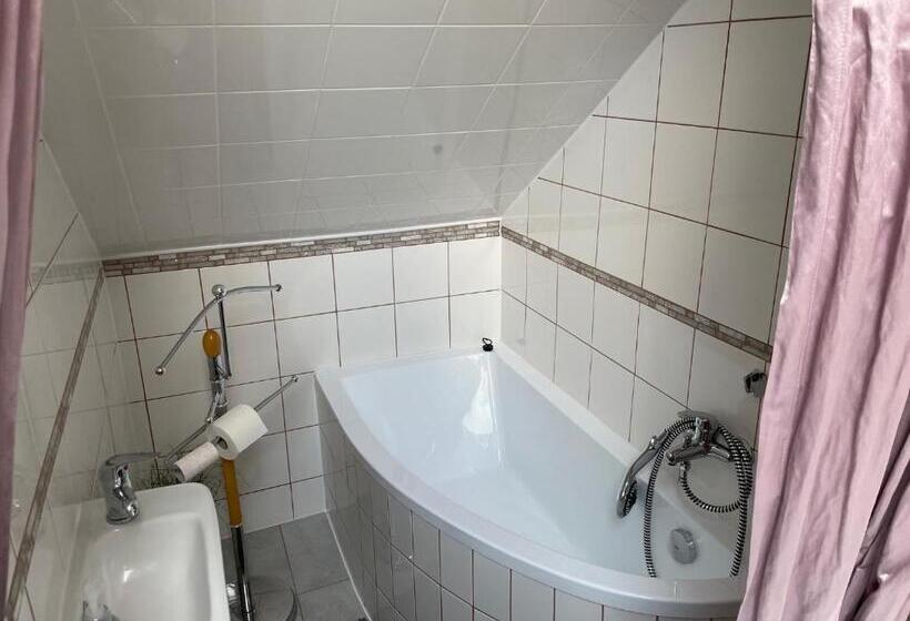 エコノミールーム, Penzion Kamenný Dvůr