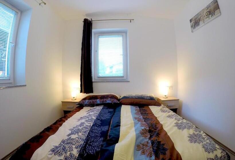 آپارتمان 1 خوابه با تراس, The Jungle Apartments And Rooms