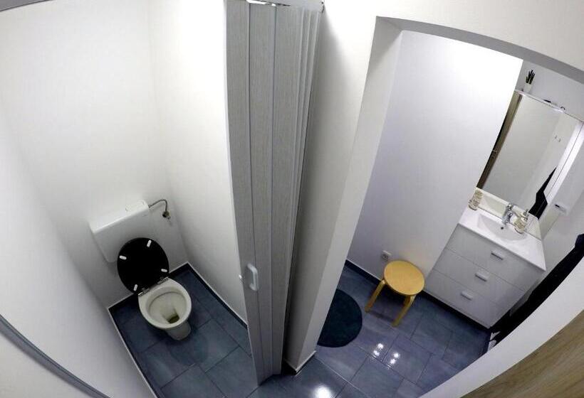 آپارتمان 1 خوابه با تراس, The Jungle Apartments And Rooms