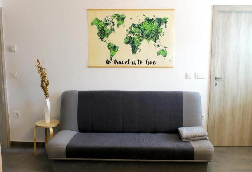 آپارتمان 2 خوابه, The Jungle Apartments And Rooms