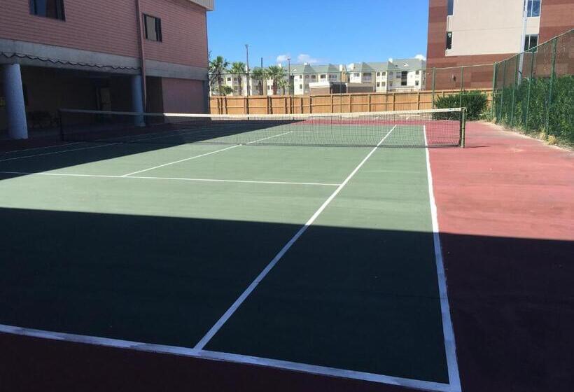 Апартаменты 1 Спальня Вид на Бассейн, The Victorian Condo/