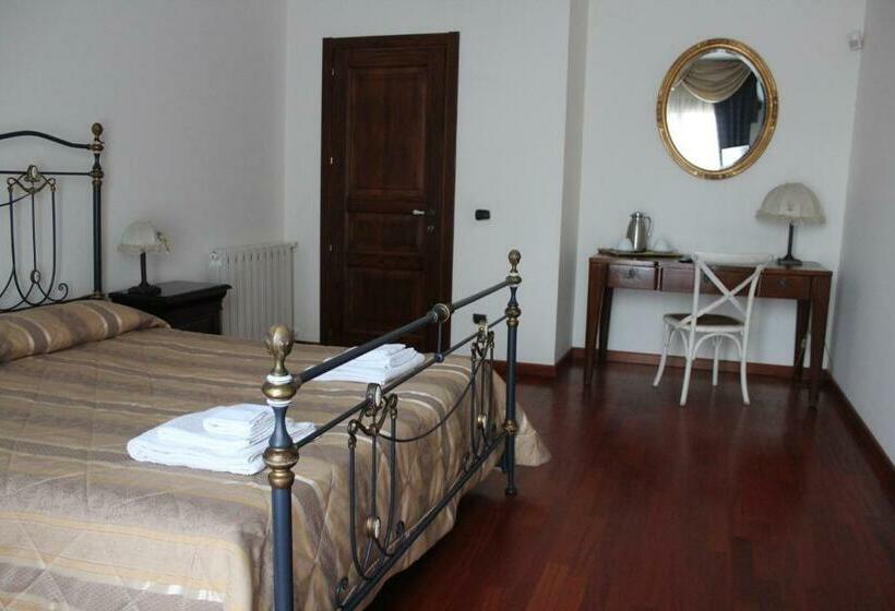 庭の見えるスタンダードトリプルルーム, Villa Rò Luxury