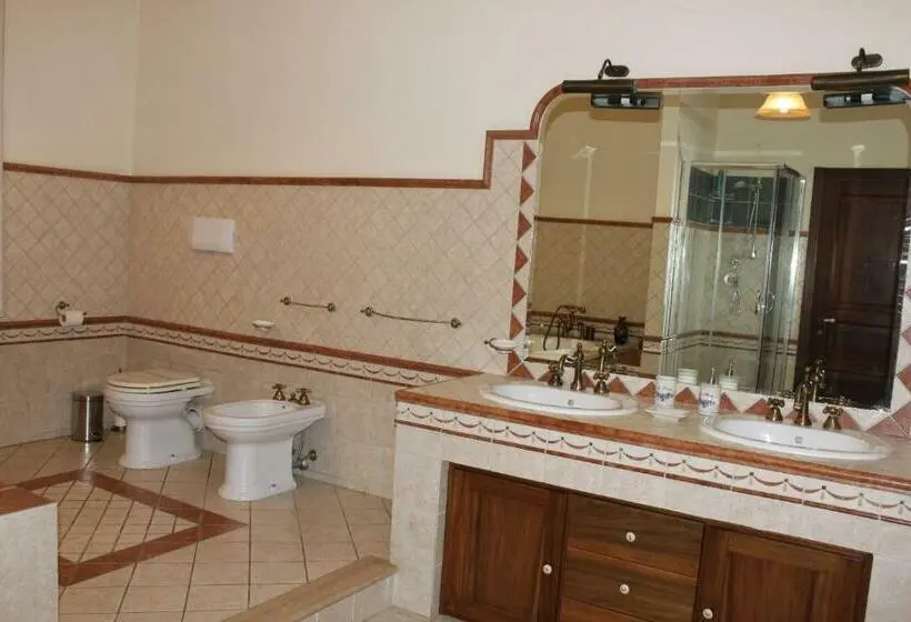 庭の見えるスタンダードトリプルルーム, Villa Rò Luxury