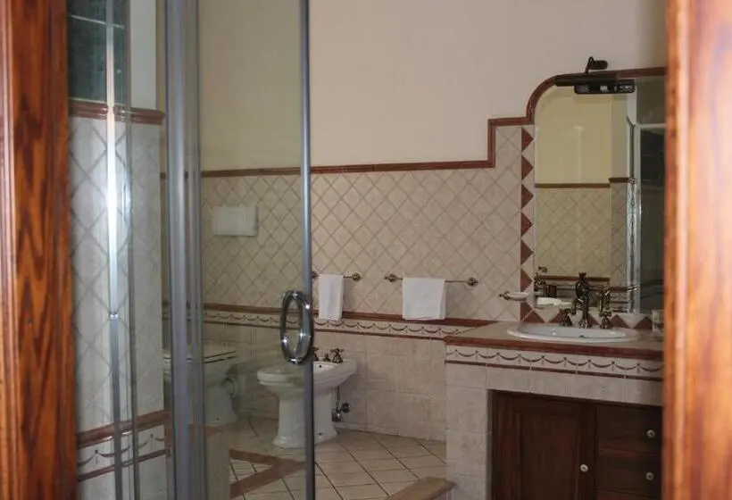庭の見えるスタンダードトリプルルーム, Villa Rò Luxury