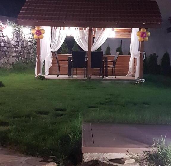 בית, 3 חדרי שינה, вила поликсения петиня