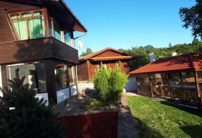 בית, 3 חדרי שינה, вила поликсения петиня