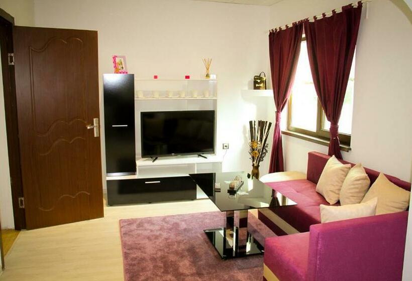 家庭间, къща карби