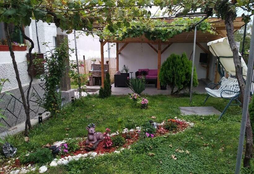 家庭间, къща карби